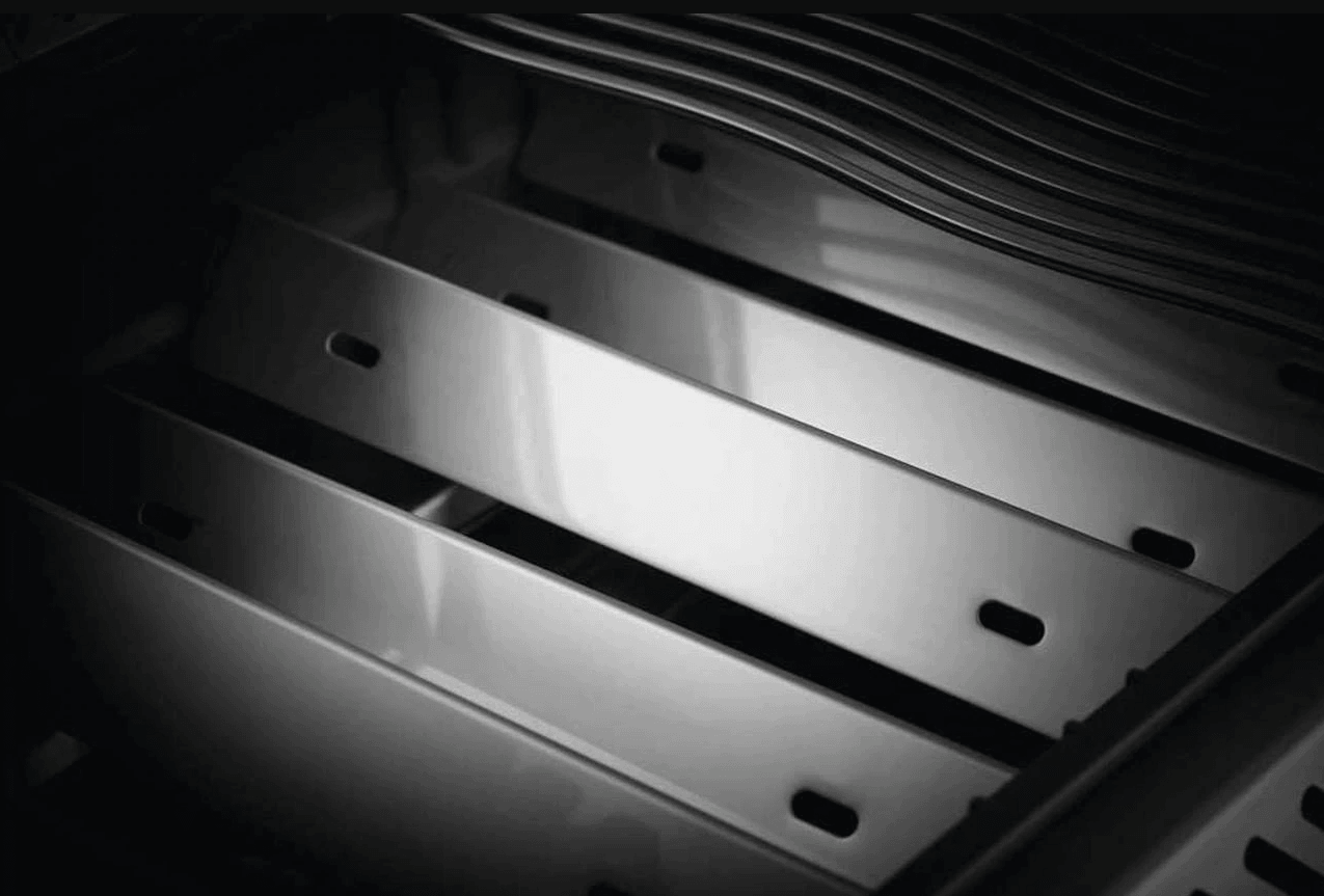 Napoleon Rogue RXT 625 5 Burner BBQ with Side Burner - RXT625SBPK-1-AU - Joe's BBQs