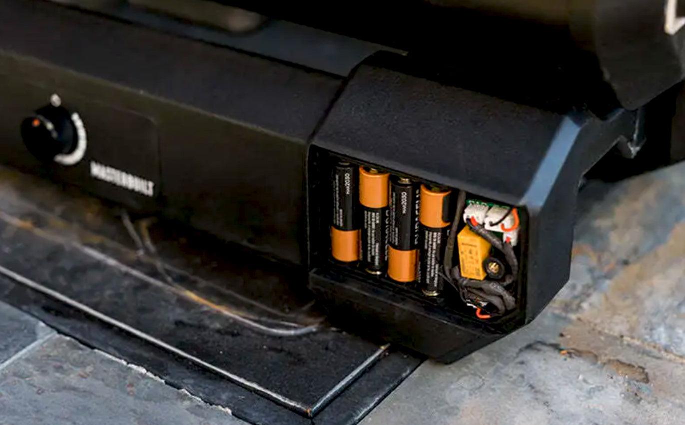 Masterbuilt Portable Charcoal Grill With Cart - Joe's BBQs