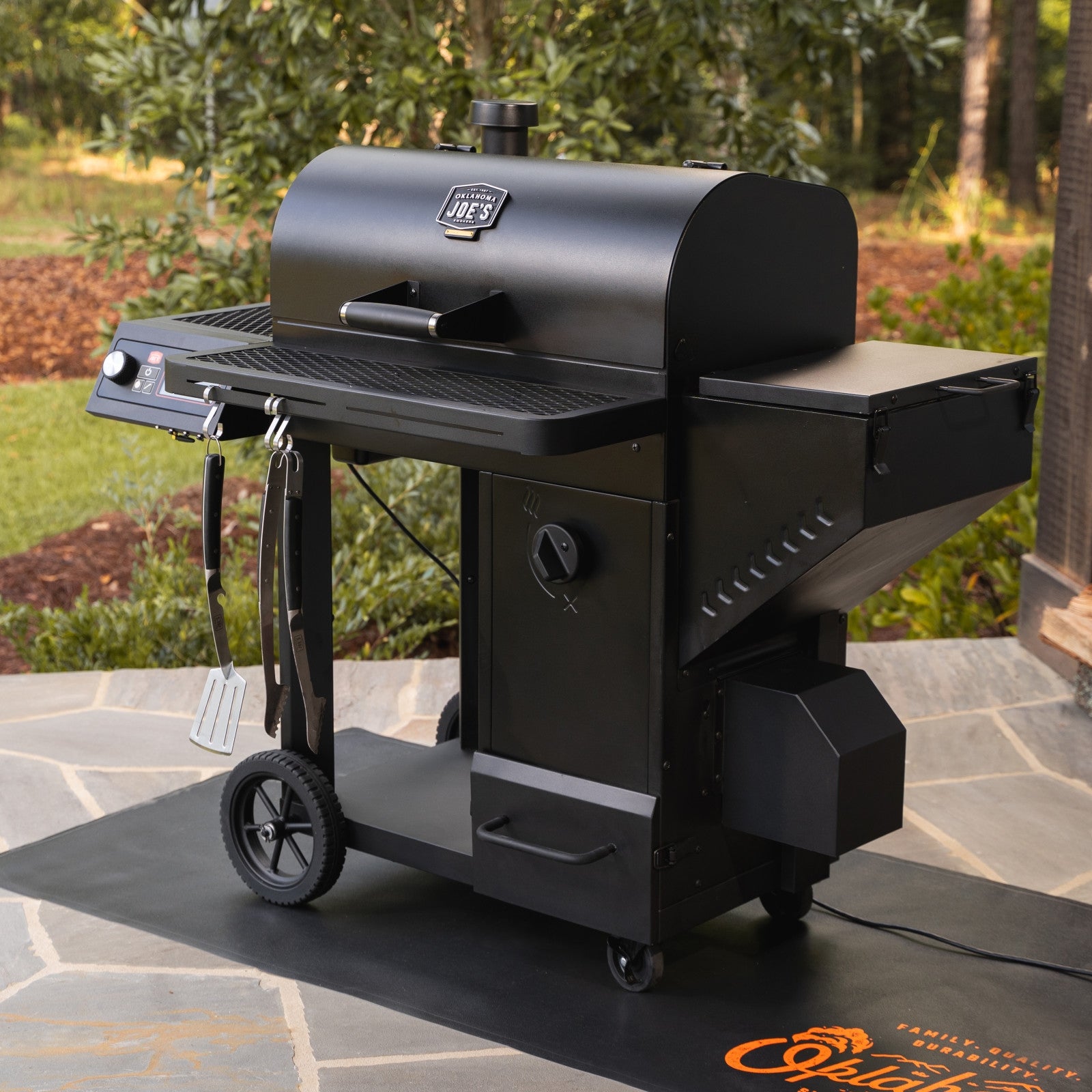Oklahoma Joes Tahoma 900 Auto Feed Charcoal Grill & Smoker