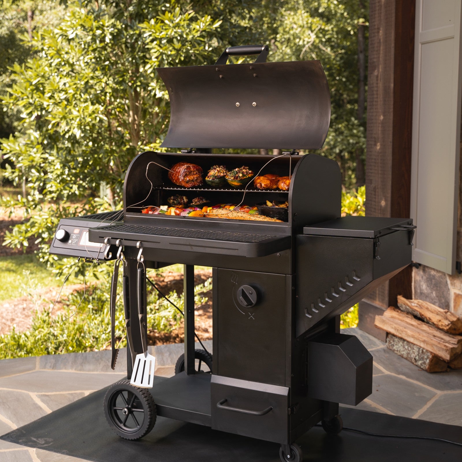 Oklahoma Joes Tahoma 900 Auto Feed Charcoal Grill & Smoker