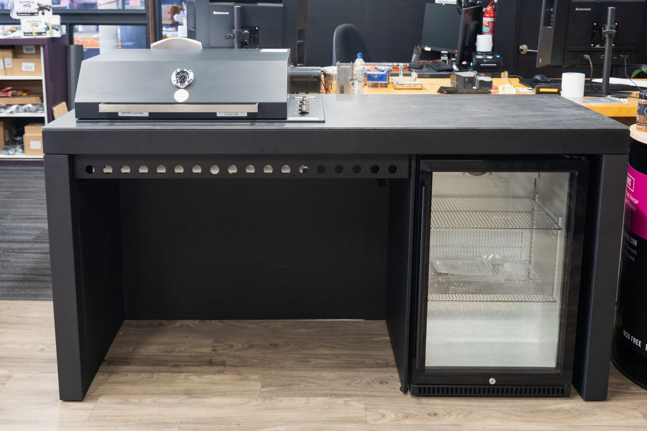 Artusi Matte Black 3 Burner BBQ with Hood