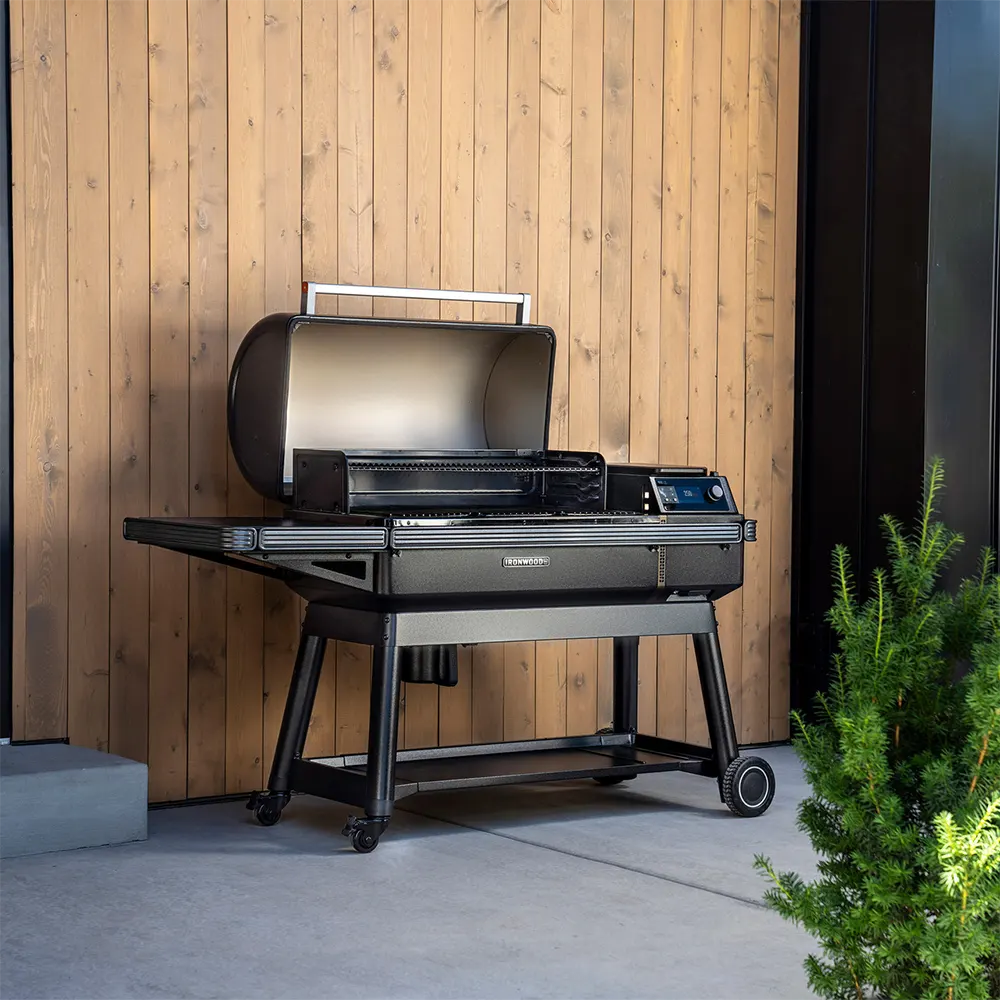 Traeger Ironwood XL Pellet Grill - Bundle Deal