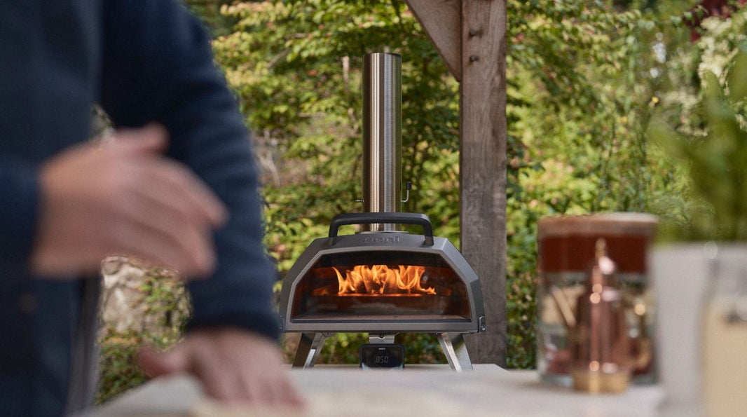 Ooni Karu 16 multi fuel pizza oven