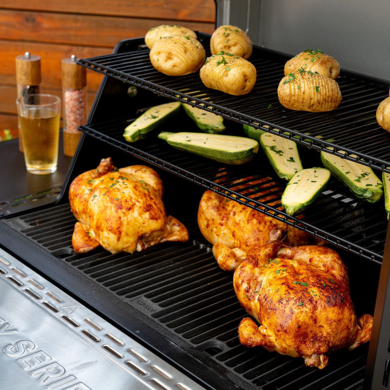 Masterbuilt Gravity Series 1150 Digital Charcoal BBQ + Smoker - Bundle