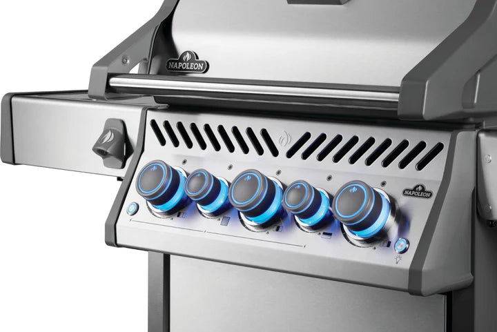 Napoleon Rogue Pro-S 425 Stainless Steel 3 Burner BBQ Essential Bundle