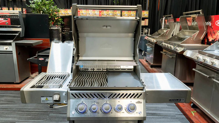 Napoleon Rogue Pro-S 425 Stainless Steel 3 Burner BBQ Essential Bundle