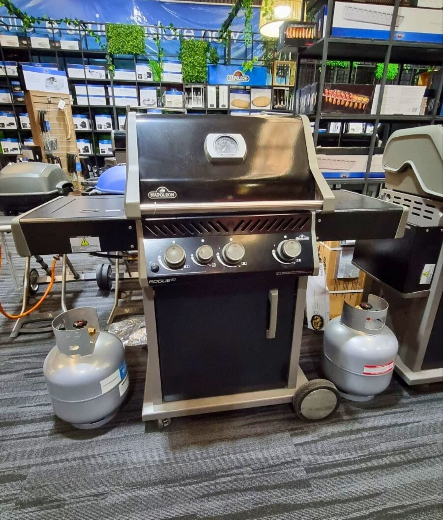 Clearance Sale - Napoleon Rogue XT 425 SIB 3 Burner BBQ with Infrared Side Burner