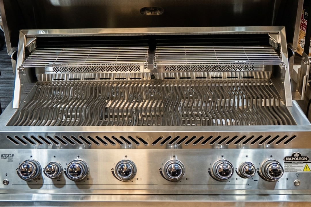 Napoleon 700 Series 44 Inch RBI Built-in
