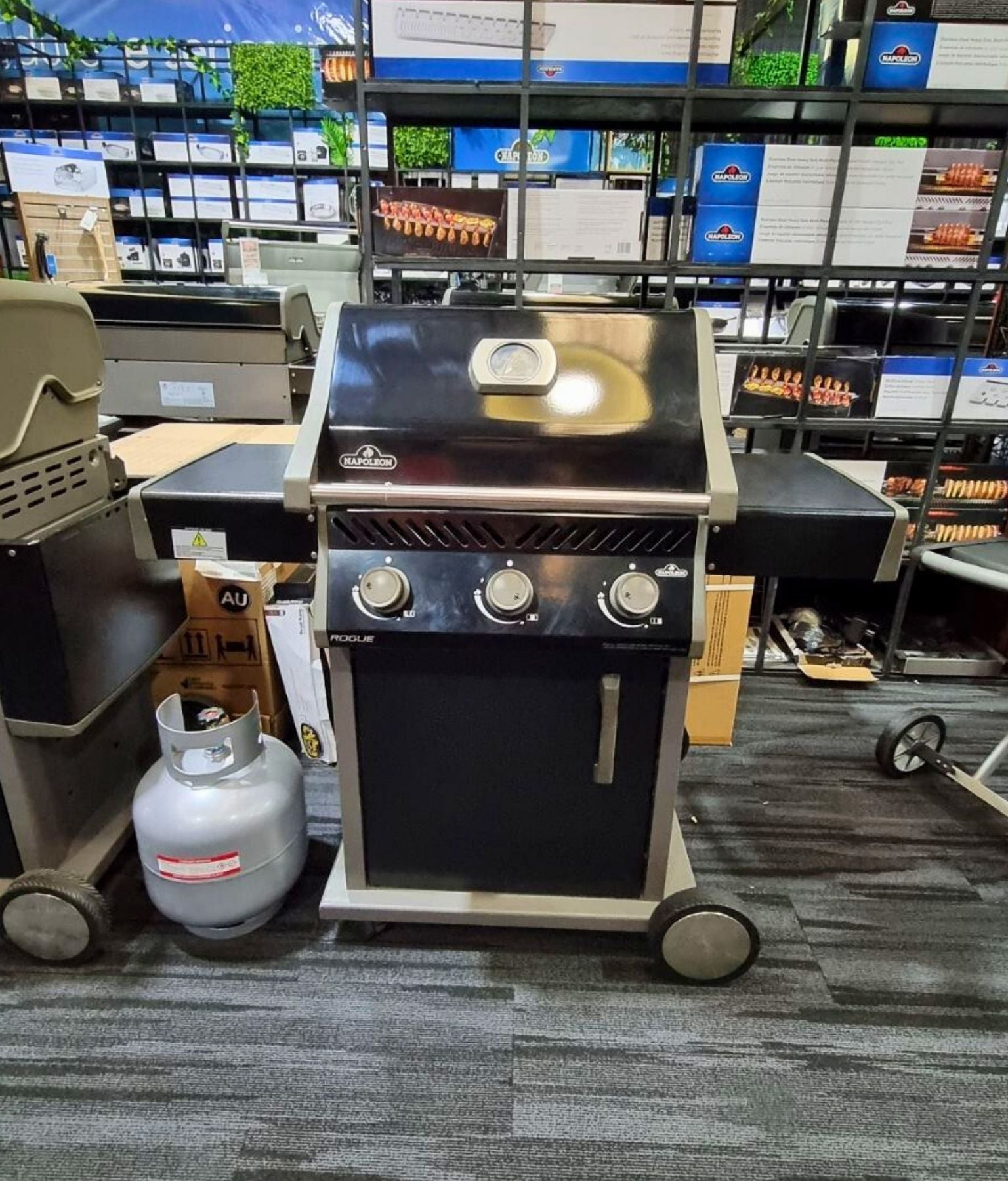 Clearance Sale - Napoleon Rogue 425 3 Burner BBQ