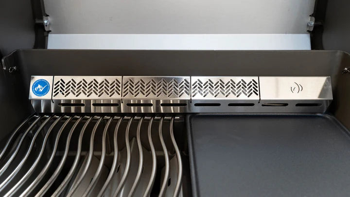 Napoleon Rogue Pro-S 425 Stainless Steel 3 Burner BBQ Essential Bundle