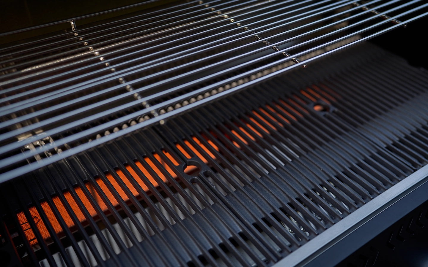 Crossray XPlor Black 4 Burner Gas Inbuilt BBQ